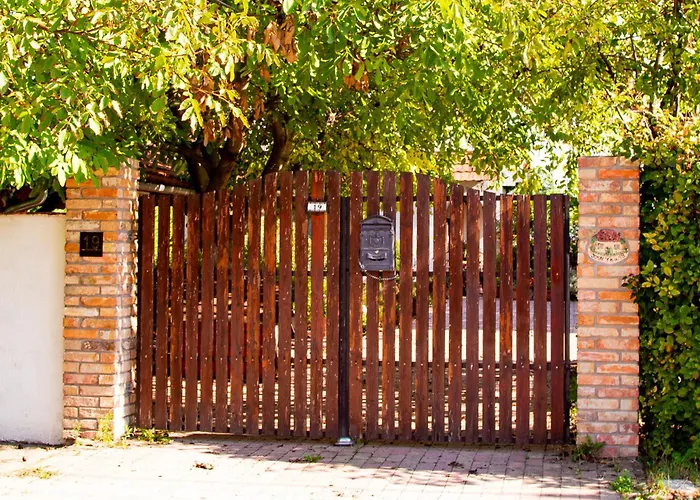 Negra Vendeghaz Apartment