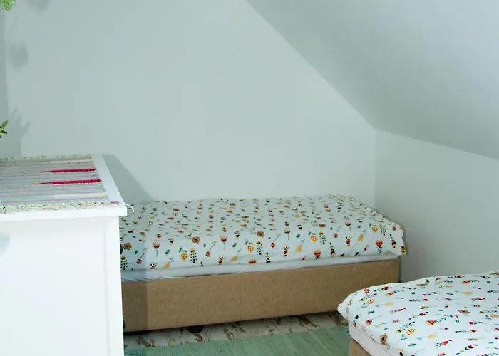 Negra Vendeghaz * Balatonfőkajár